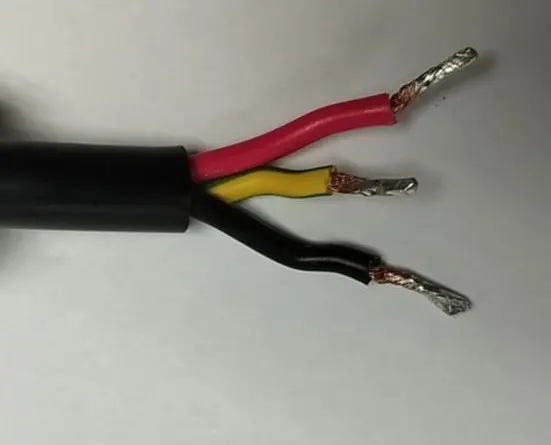 P151630-F charger-side cable close-up